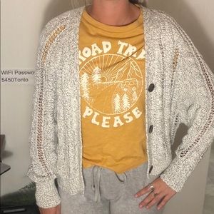 White and gray short cardigan